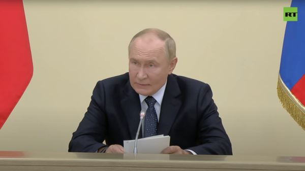 «Ведёт неизбирательную стрельбу по гражданским зданиям»: Путин заявил о масштабной провокации Киева в Курской области